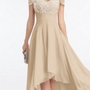 Elegant Cream Lace Evening Dress